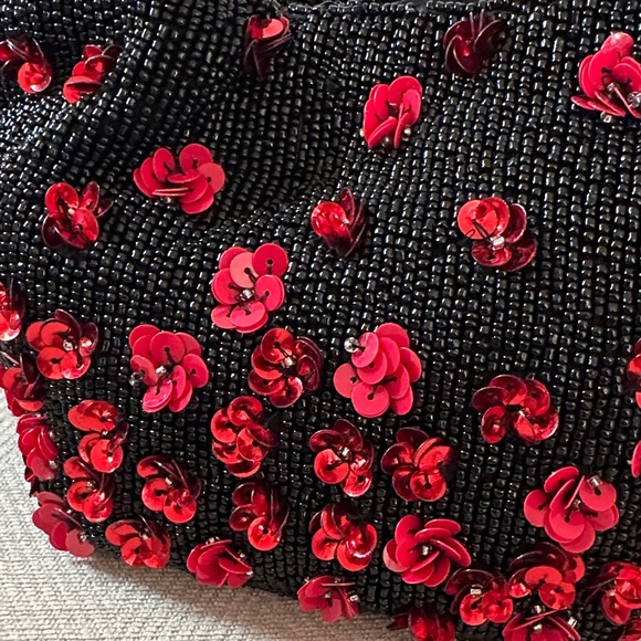 Handbag Elegant Black and Red Beaded Handbag - Picture 9 of 9